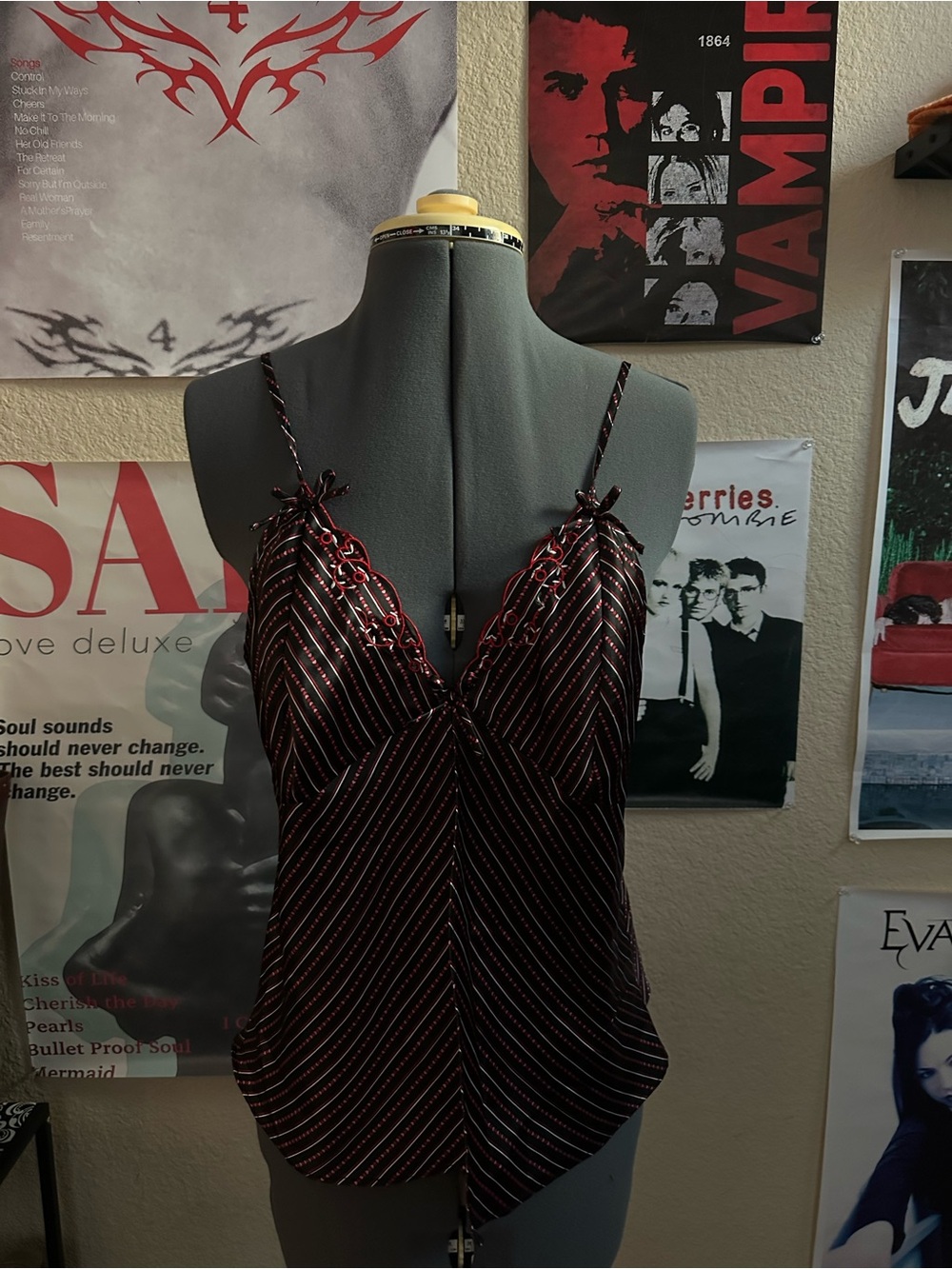 Maidenform tank with hearts
